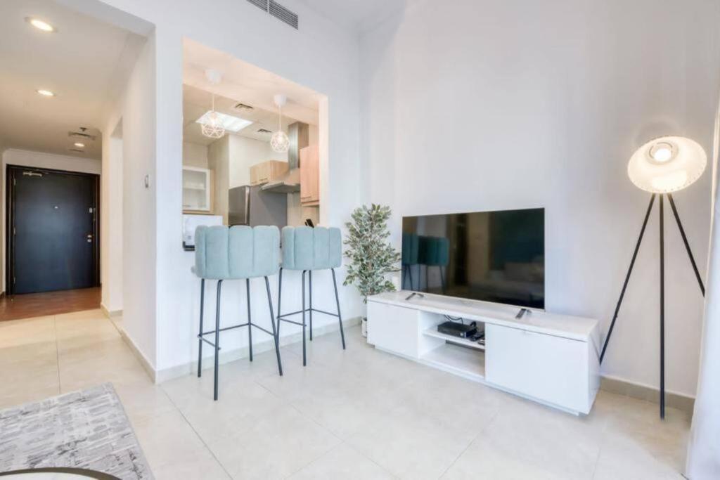 Luxury 1 Bedroom With Sea View * Дубай