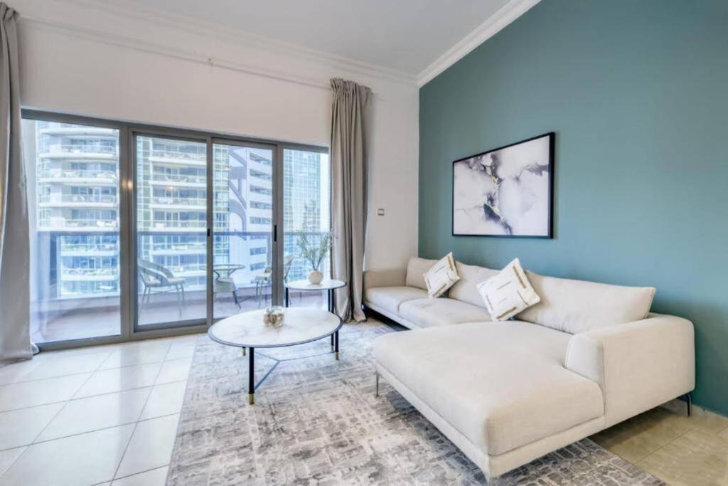 Апартаменти Luxury 1 Bedroom With Sea View *