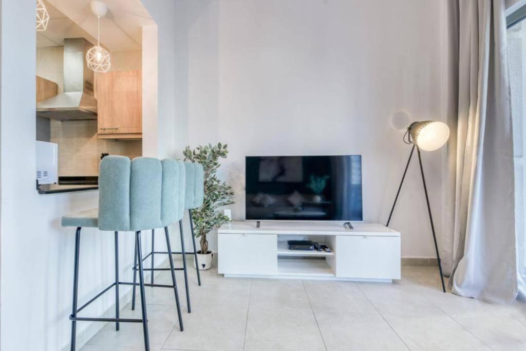 Luxury 1 Bedroom With Sea View Апартаменти *