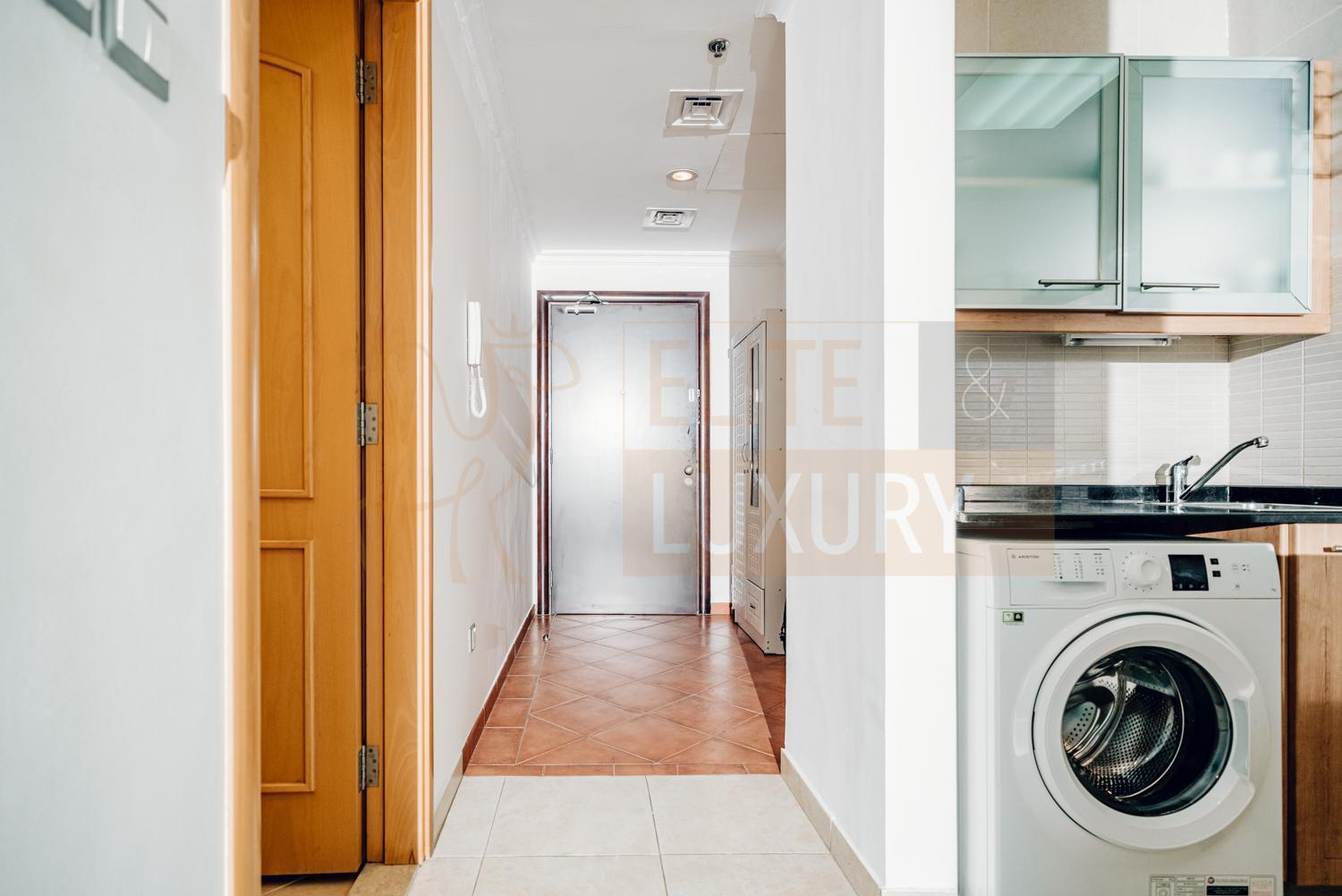 Апартаменти Luxury 1 Bedroom With Sea View