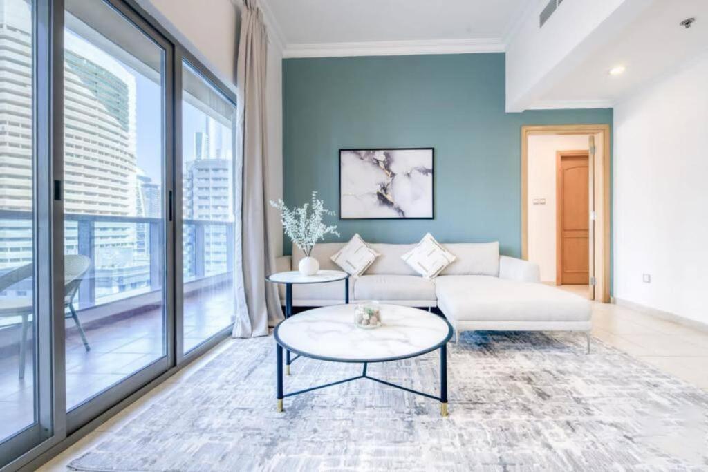 Luxury 1 Bedroom With Sea View Апартаменти